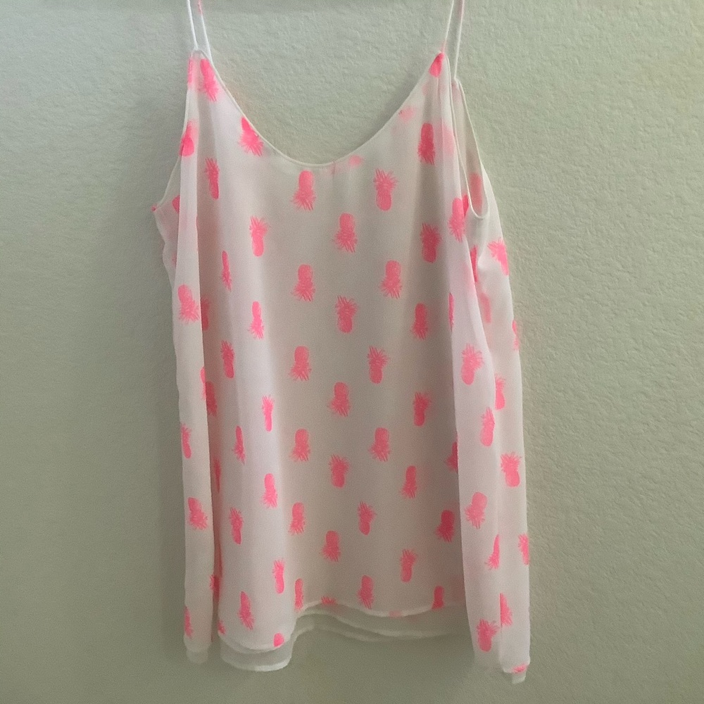 NWOT WHITE & PINK PINEAPPLE PRINT TANK ☆